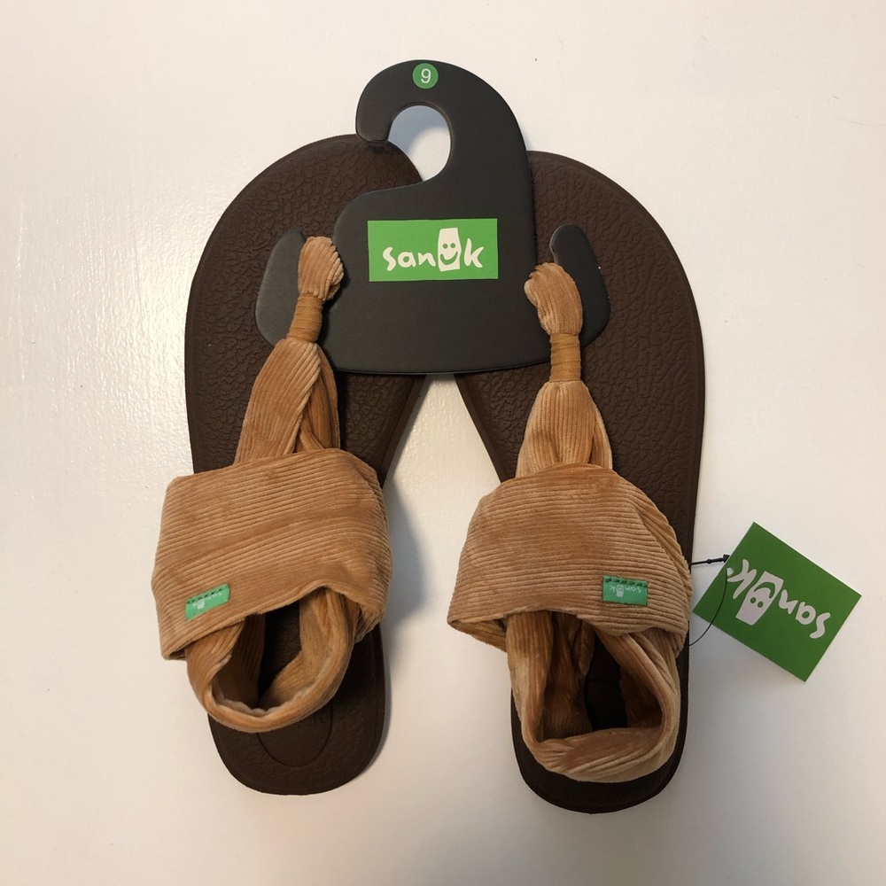 Sanuk Size 9 Sandals